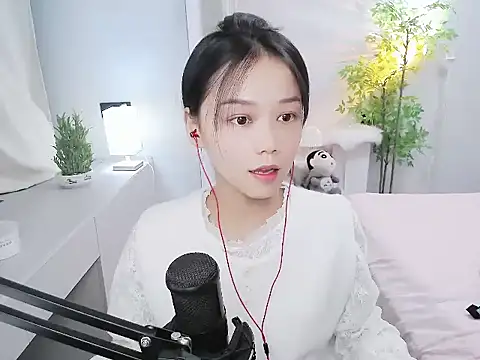 Snapshot of mili0923 chatting on October 12, 2:16 pm mili0923 online show from October 12, 2:16 pm