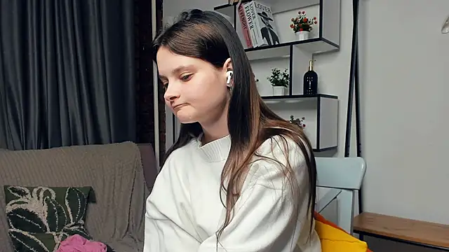 Snapshot of SkyDoll chatting on October 6, 9:23 pm SkyDoll online show from October 6, 9:23 pm