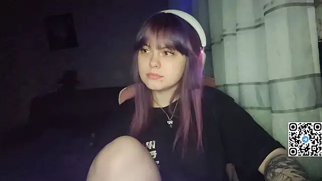 KristiBloom online show from February 18, 7:43 pm