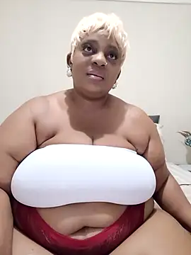 Snapshot of BustyBoobsxXx999 chatting on October 23, 5:01 pm BustyBoobsxXx999 online show from October 23, 5:01 pm