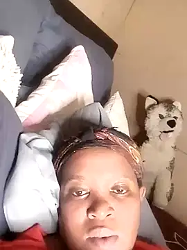 Snapshot of KinkyLunaRose chatting on November 13, 12:15 pm KinkyLunaRose online show from November 13, 12:15 pm