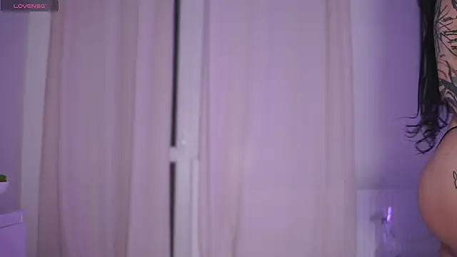 GiaInked online show from April 24, 12:02 am