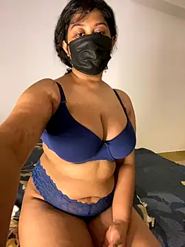 Monica  Bellucci   online show from November 23, 2:06 pm