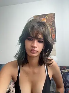 Snapshot of sukulaurens chatting on June 18, 6:01 pm sukulaurens online show from June 18, 6:01 pm
