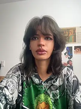 Snapshot of sukulaurens chatting on June 28, 7:42 pm sukulaurens online show from June 28, 7:42 pm