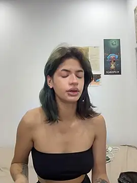 Snapshot of sukulaurens chatting on July 16, 3:34 am sukulaurens online show from July 16, 3:34 am