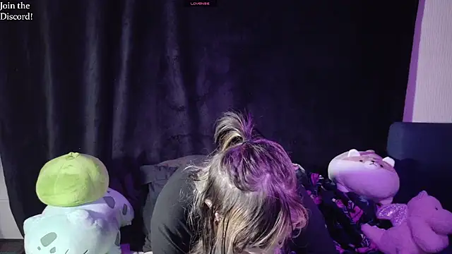 Snapshot of venusflytrapped chatting on February 2, 4:17 pm venusflytrapped online show from February 2, 4:17 pm