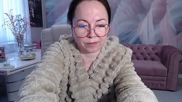 Arisa5000 online show from January 19, 7:15 am