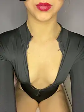 christalles online show from November 9, 7:34 pm