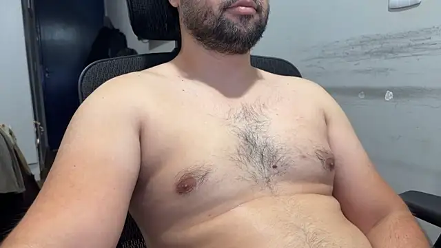 Snapshot of CasalManeiro25 chatting on October 10, 11:31 am CasalManeiro25 online show from October 10, 11:31 am