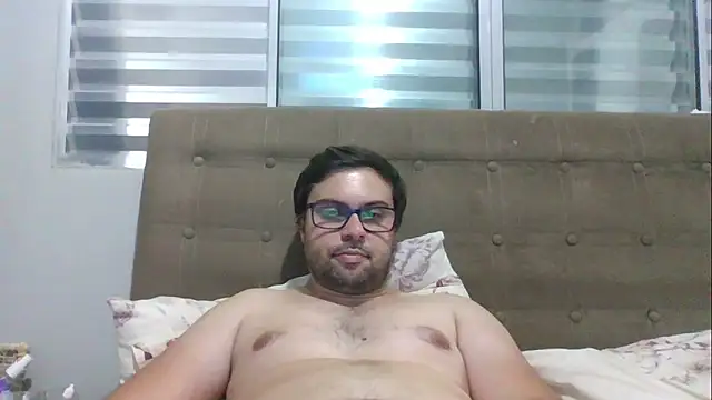 Snapshot of CasalManeiro25 chatting on October 21, 11:38 pm CasalManeiro25 online show from October 21, 11:38 pm