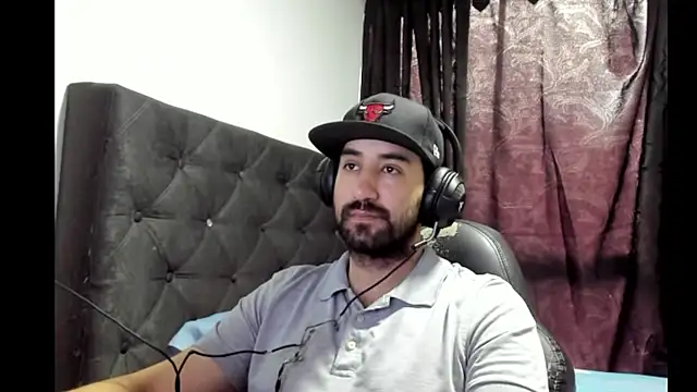 coolfriki online show from November 15, 9:11 pm