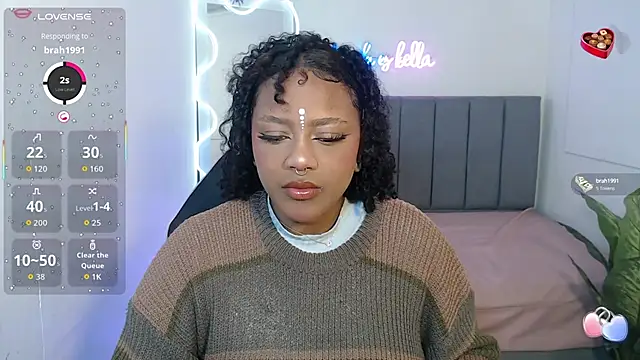 Snapshot of THIANA_TAY chatting on October 13, 3:28 am THIANA TAY online show from October 13, 3:28 am