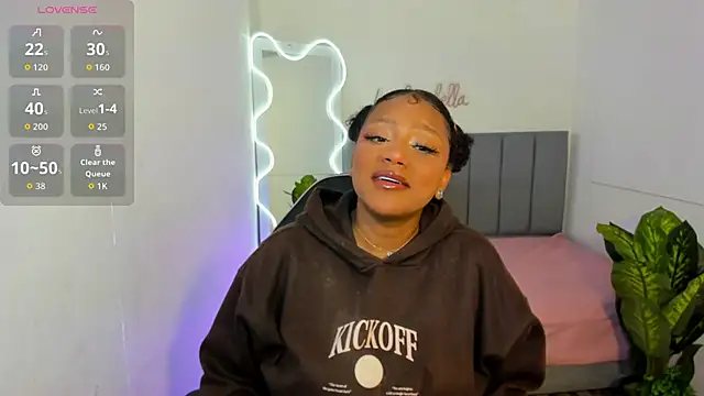 Snapshot of THIANA_TAY chatting on October 18, 3:09 am THIANA TAY online show from October 18, 3:09 am