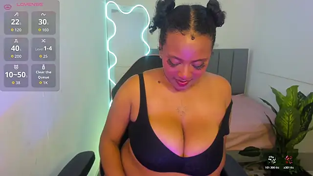 Snapshot of THIANA_TAY chatting on October 26, 3:12 am THIANA TAY online show from October 26, 3:12 am