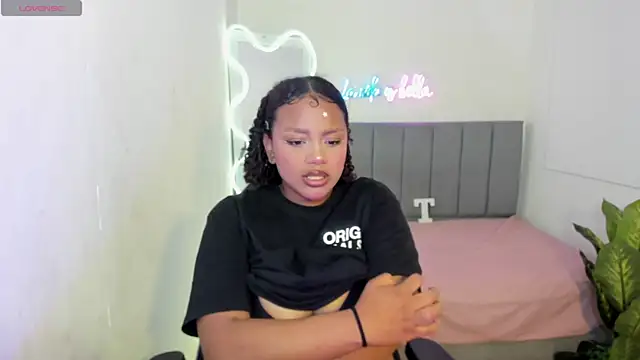 Snapshot of THIANA_TAY chatting on November 3, 4:03 am THIANA TAY online show from November 3, 4:03 am