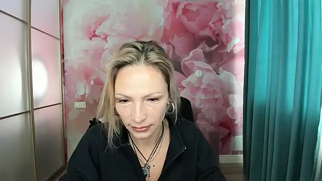 AlinaMoor online show from October 21, 5:41 am