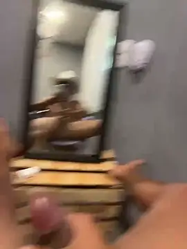 lain213 online show from April 20, 5:37 pm