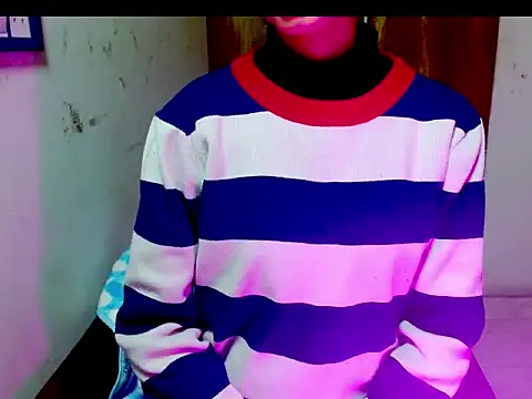 Snapshot of Roiseeee chatting on February 2, 10:03 am Roiseeee online show from February 2, 10:03 am