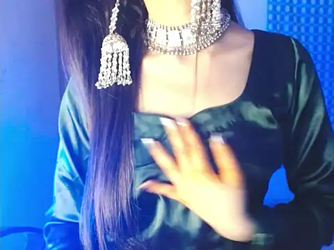 Snapshot of Roiseeee chatting on February 15, 7:51 am Roiseeee online show from February 15, 7:51 am