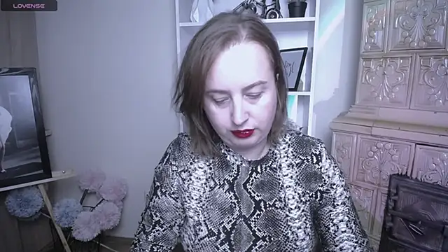 HelenFl online show from October 31, 8:15 am