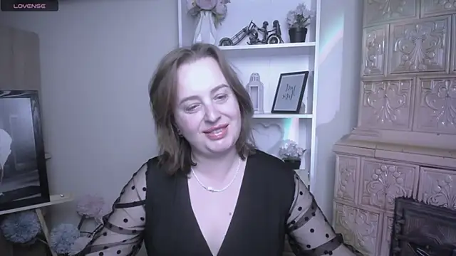 HelenFl online show from November 7, 8:14 am