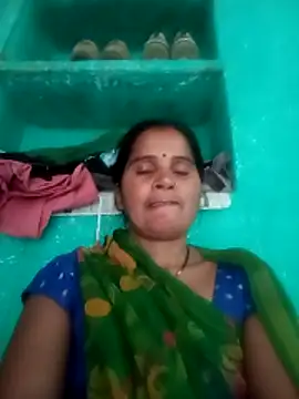 Snapshot of Nm_sanjna chatting on May 4, 1:23 am Nm sanjna online show from May 4, 1:23 am