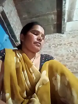 Snapshot of Nm_sanjna chatting on June 5, 10:37 pm Nm sanjna online show from June 5, 10:37 pm
