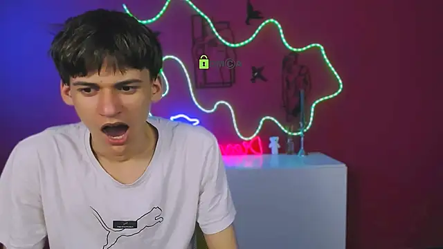 rico steel online show from April 21, 6:44 pm