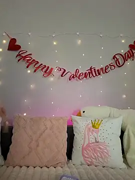 Evarey  online show from February 19, 5:03 am