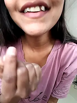 anshika0124 online show from November 21, 5:28 am