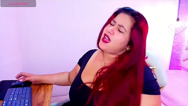 Snapshot of Addyy_02 chatting on October 7, 11:51 am Addyy 02 online show from October 7, 11:51 am