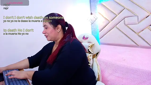 Snapshot of Addyy_02 chatting on October 21, 11:44 am Addyy 02 online show from October 21, 11:44 am