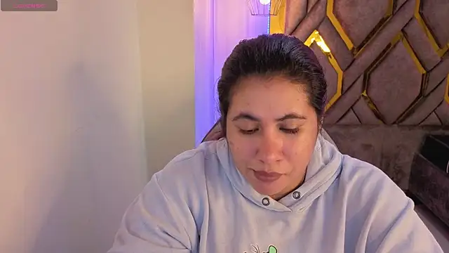 Snapshot of Addyy_02 chatting on November 21, 1:59 am Addyy 02 online show from November 21, 1:59 am