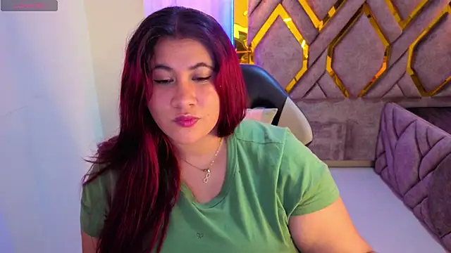 Snapshot of Addyy_02 chatting on November 28, 2:36 am Addyy 02 online show from November 28, 2:36 am