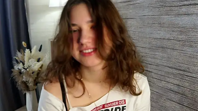 Snapshot of AmmieGerber chatting on October 17, 1:31 am AmmieGerber online show from October 17, 1:31 am