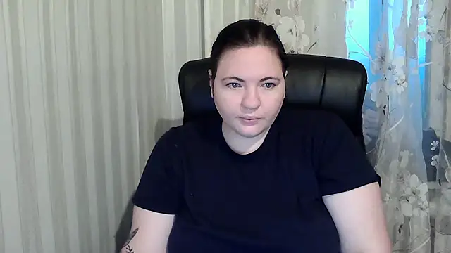 Snapshot of XLisaBlueXs_ chatting on October 8, 4:32 am XLisaBlueXs online show from October 8, 4:32 am