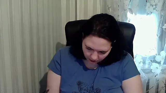 Snapshot of XLisaBlueXs_ chatting on October 21, 10:27 am XLisaBlueXs online show from October 21, 10:27 am