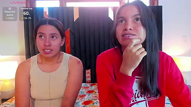 Sofy and Mia online show from December 1, 12:32 pm