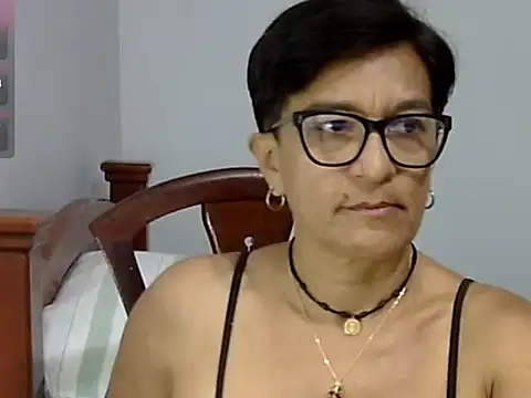 Snapshot of LunaLUVX chatting on October 22, 6:18 pm LunaLUVX online show from October 22, 6:18 pm
