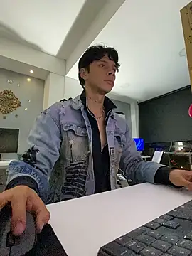 Snapshot of ErosDominant chatting on October 30, 2:02 am ErosDominant online show from October 30, 2:02 am