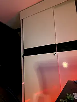 Snapshot of ErosDominant chatting on November 14, 2:10 am ErosDominant online show from November 14, 2:10 am