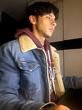 Snapshot of ErosDominant chatting on November 18, 2:28 am ErosDominant online show from November 18, 2:28 am