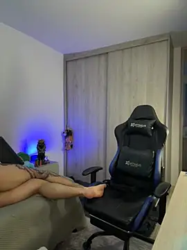 Dave-Max01 online show from November 26, 2:56 am