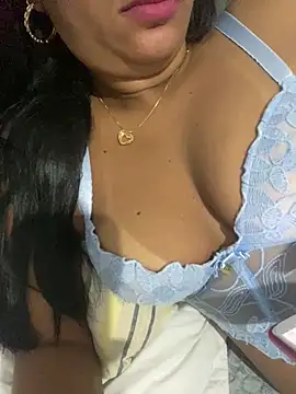 Snapshot of Brunamorenago chatting on May 8, 1:27 pm Brunamorenago online show from May 8, 1:27 pm