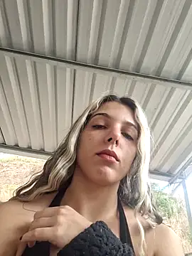 Snapshot of lizzieblack chatting on October 21, 5:02 pm lizzieblack online show from October 21, 5:02 pm