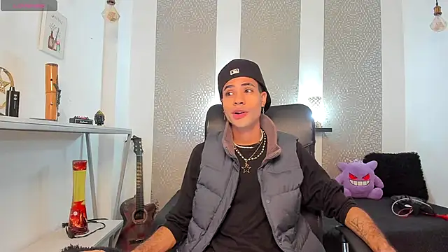 JacobBlackwell  online show from October 27, 7:29 pm