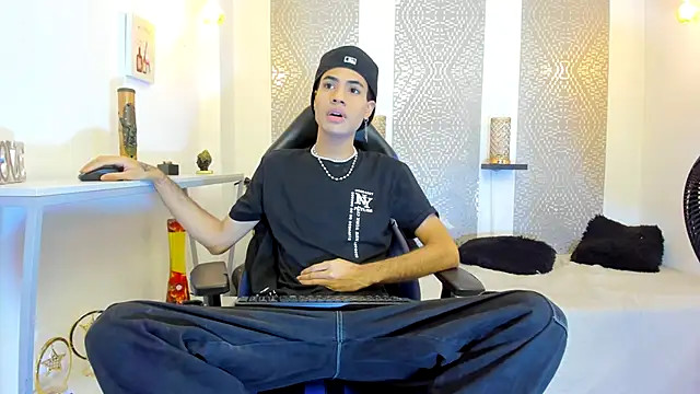 JacobBlackwell  online show from November 15, 7:21 pm