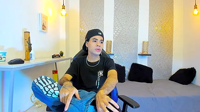 JacobBlackwell  online show from November 18, 7:29 pm