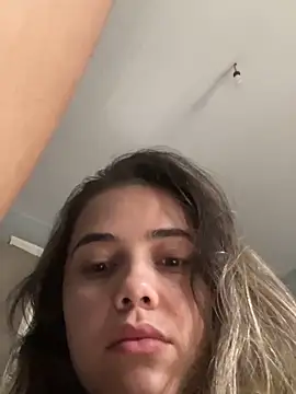 Snapshot of estrela_aguiar chatting on October 22, 2:17 pm estrela aguiar online show from October 22, 2:17 pm